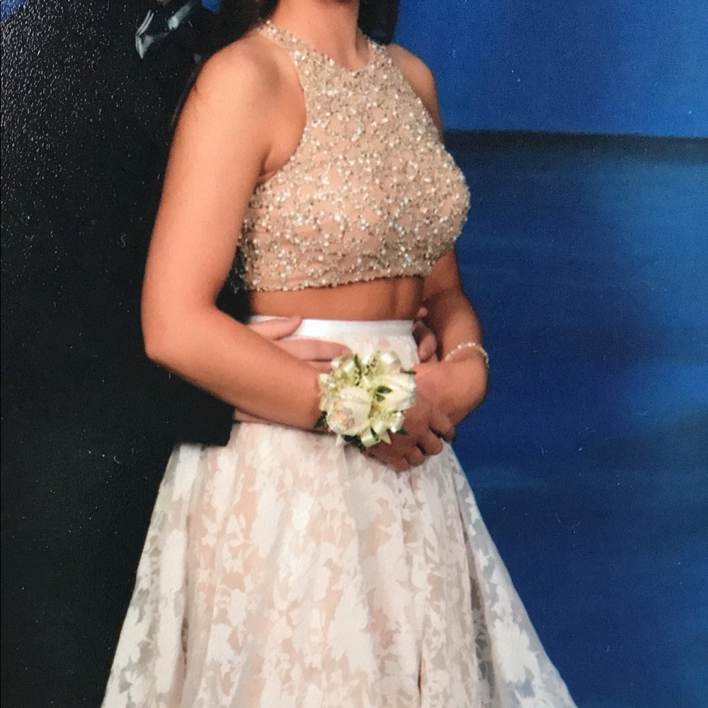 Prom Dress size 2 worn once. In Perfect condition.